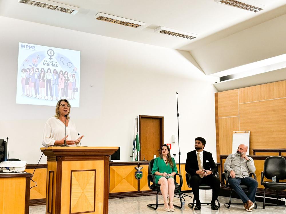 Cláudia Michiura, Superintendente do Catuaí Shopping Cascavel; Dra. Nicia Kirchkein Cardoso, Juíza de Direito; Dr. José de Oliveira Junior e Dr. Alex Fadel, Promotores de Justiça. Crédito Imagens: Catuaí Shopping Cascavel