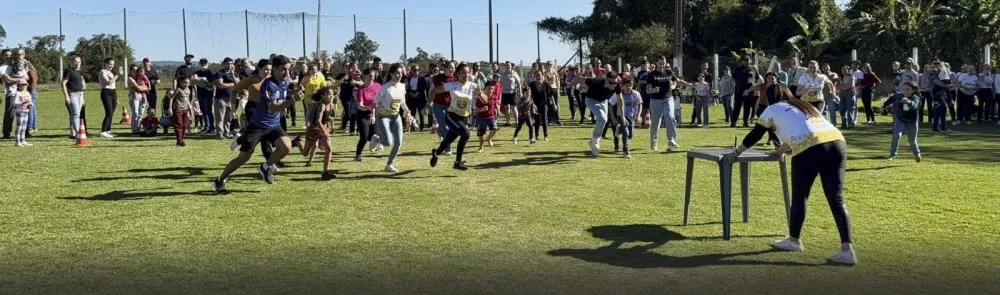 Crianças, familiares e educadores participaram do Dia da Família promovido pelo CMEI Gotinha de Mel, nas dependências da Asserbra, em Pato Bragado. (Foto: Divulgação)