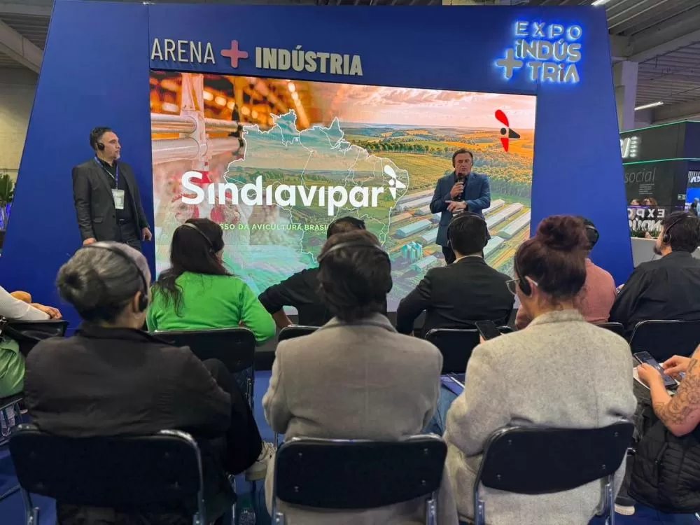 Presidente do Sindiavipar e sócio-fundador da Globoaves, Roberto Kaefer destacou durante a Expo + Indústria 2026 a importância da biosseguridade para preservar a competitividade da avicultura paranaense. (Foto: Divulgação)