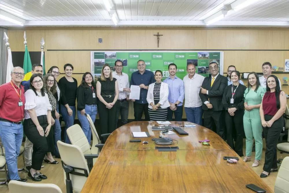 Lançamento do Empreende Delas reuniu representantes das instituições parceiras; primeira edição oferecerá 30 vagas para mulheres interessadas em desenvolver ideias de negócios. (Foto: Divulgação/Prefeitura de Toledo)
