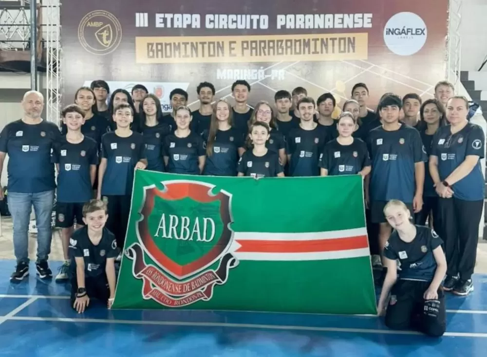 Delegação da ARBAD/SMEL representou Marechal Cândido Rondon com 35 atletas e três professores na 3ª Etapa do Circuito Estadual de Badminton, em Maringá. (Foto: Divulgação)