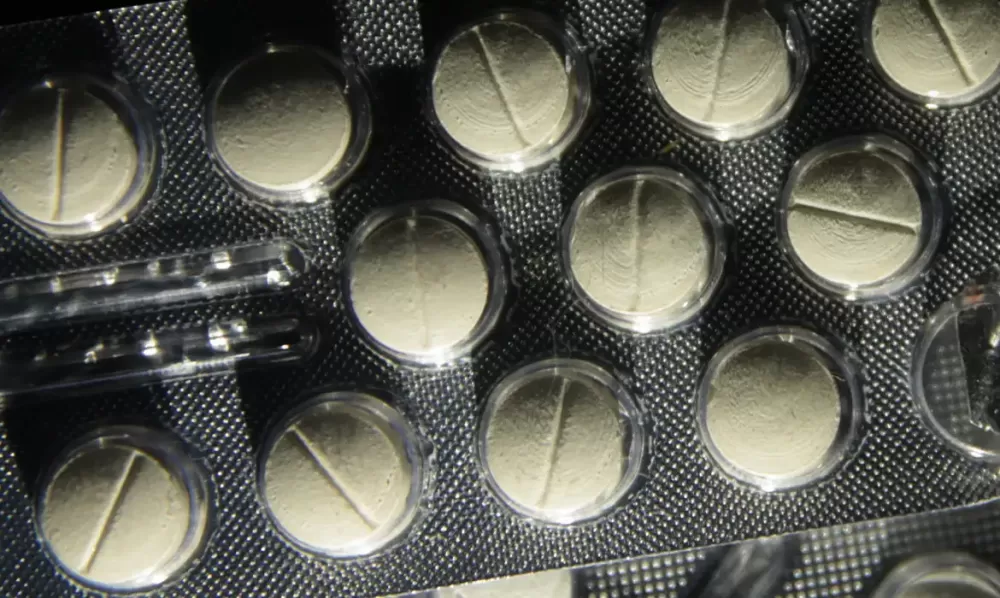 Aquipta, à base de atogepanto, foi aprovado pela Anvisa para prevenção da enxaqueca em adultos com pelo menos quatro episódios mensais. (Foto: Marcello Casal Jr./Agência Brasil)