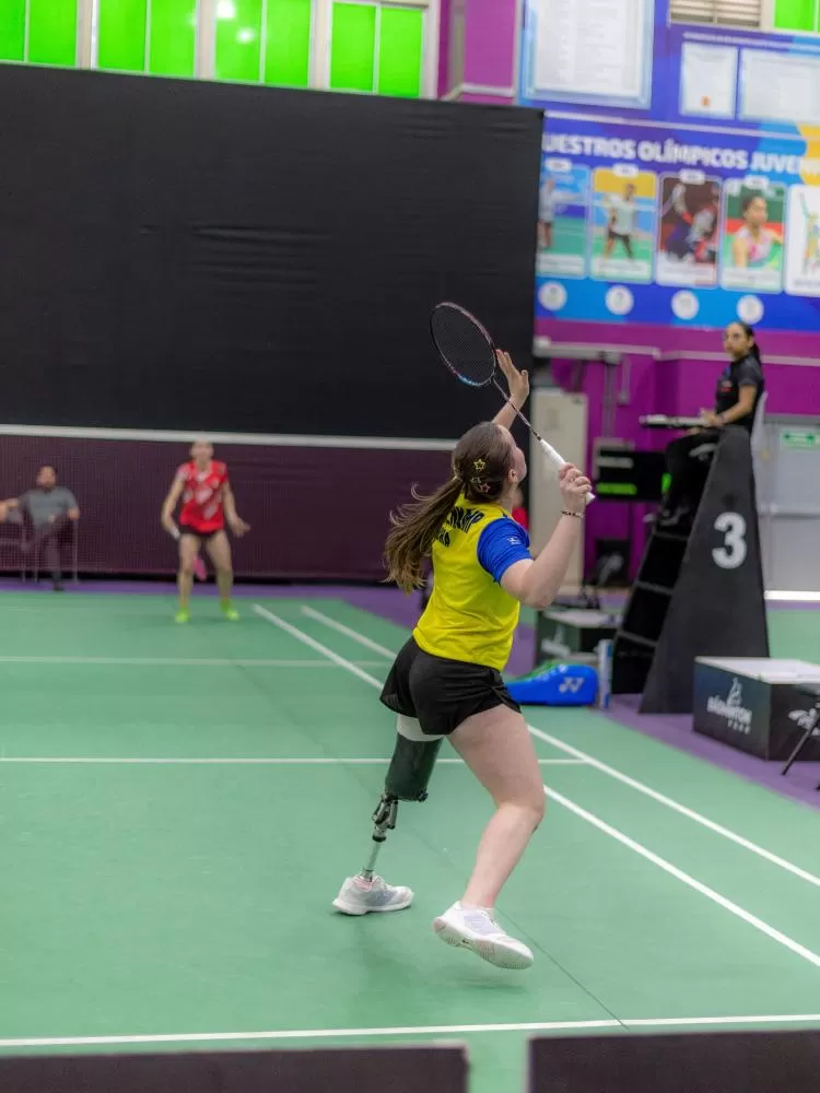 Kauana Beckenkamp conquistou duas vitórias nesta quinta-feira (10) no torneio internacional de parabadminton disputado no Japão. (Foto: Divulgação)