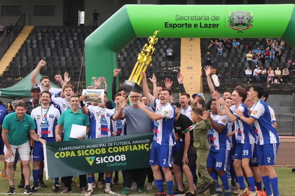 AABB comemora o tricampeonato consecutivo do Campeonato Municipal de Futebol Amador após vencer o Aimoré por 1 a 0 na decisão. (Fotos: Gustavo Cunha/Olho na Bola)