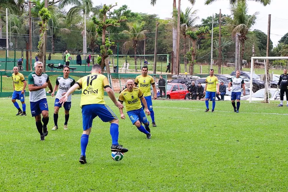 AABB de Marechal Cândido Rondon receberá sete partidas da Copa Lindeira de Futebol Suíço Itaipu 2026 no dia 18 de outubro, incluindo as semifinais do Masculino 40+. (Fotos: Divulgação)