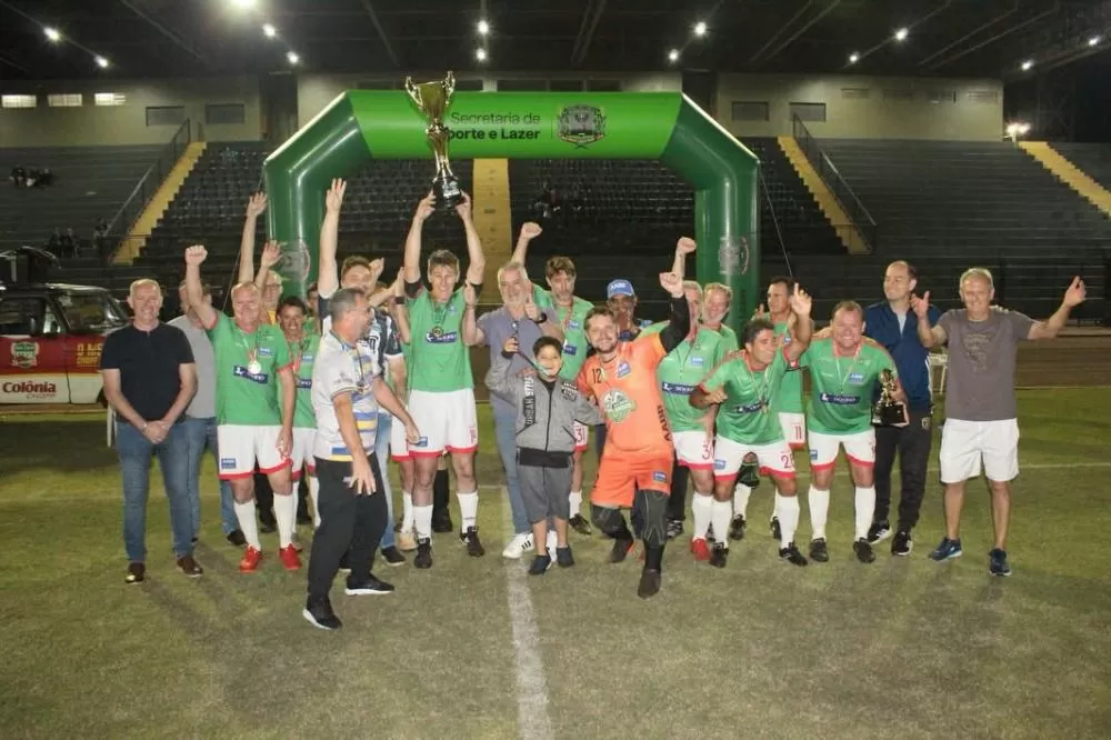 AABB Beer Point venceu o 3AC por 2 a 1 e conquistou o VII Campeonato Municipal de Futebol Suíço Master 50+ de Marechal Rondon. (Fotos: Divulgação)