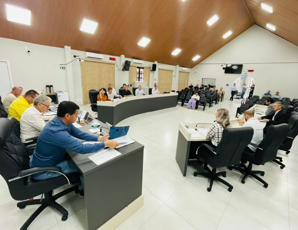Projeto que autoriza a implantação do cartão corporativo na administração municipal foi aprovado em definitivo por 11 votos a dois na Câmara de Marechal Rondon. (Foto: Cristiano VIteck)