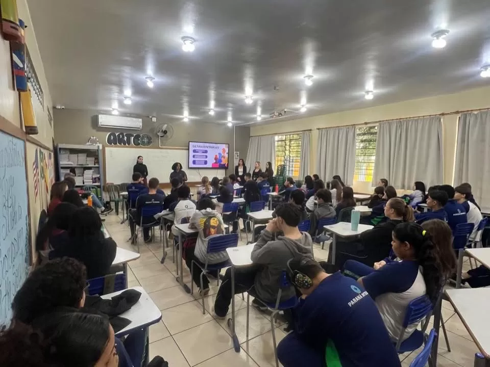 Estudantes do Colégio Estadual Monteiro Lobato participaram de atividade sobre prevenção e enfrentamento à violência contra as mulheres. (Foto: Divulgação)
