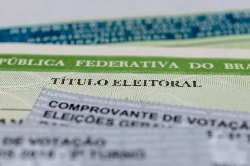 Comparecimento dos eleitores às urnas nas Eleições 2026 poderá ser utilizado pelo INSS como registro para a prova de vida dos beneficiários. (Foto: Magnific)