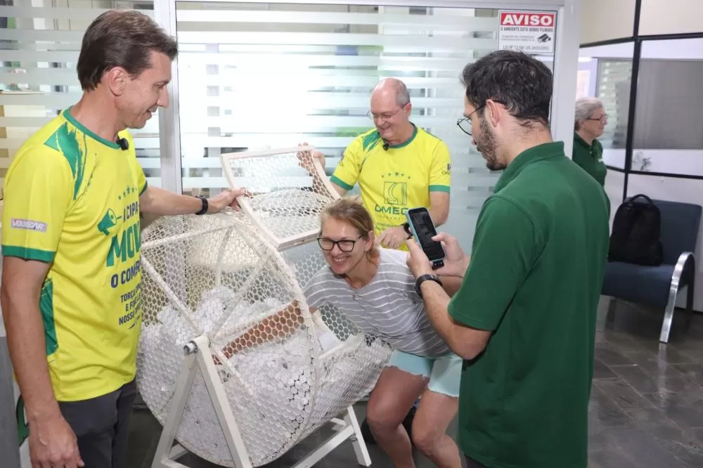 Quarto sorteio da campanha Comprar Aqui Dá Sorte contemplou nove consumidores com R$ 3,5 mil em vales-compras. (Foto: Divulgação)