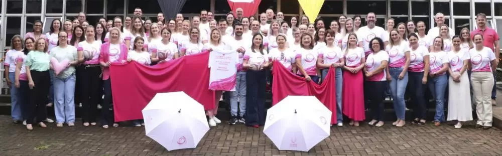 Lançamento da campanha Outubro Rosa reuniu representantes do poder público, entidades e organizações envolvidas nas ações que serão realizadas durante o mês em Marechal Cândido Rondon. (Foto: Divulgação)
