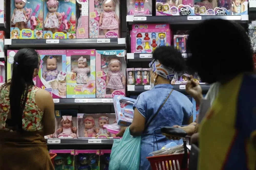 Intenção de comprar presentes para o Dia das Crianças subiu de 49% para 62,9% no Oeste do Paraná, enquanto o gasto médio previsto chega a R$ 176,58. (Foto: Divulgação)