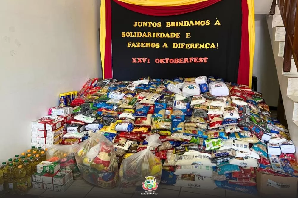 Ingresso solidário da Oktoberfest de Pato Bragado arrecadou mais de uma tonelada de alimentos para comunidades religiosas e a Adepta. (Foto: Divulgação)