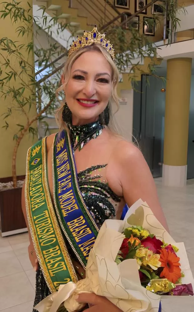 Marise Cerny conquistou o título de Miss New Face Model Brasil Master 2026/2027 durante evento em Apucarana. (Foto: Divulgação)