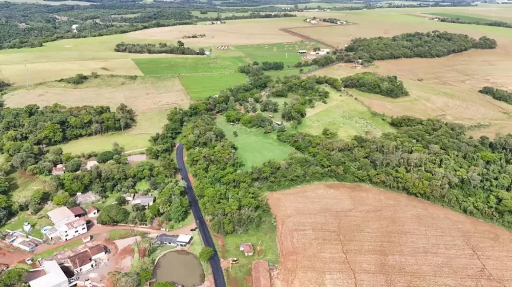 Asfaltamento interdita trecho rural em Novo Três Passos