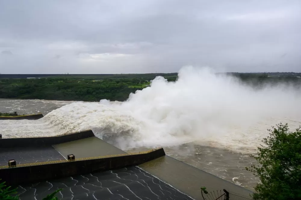 Itaipu prevê queda de quase três metros no nível do rio Paraná até sábado